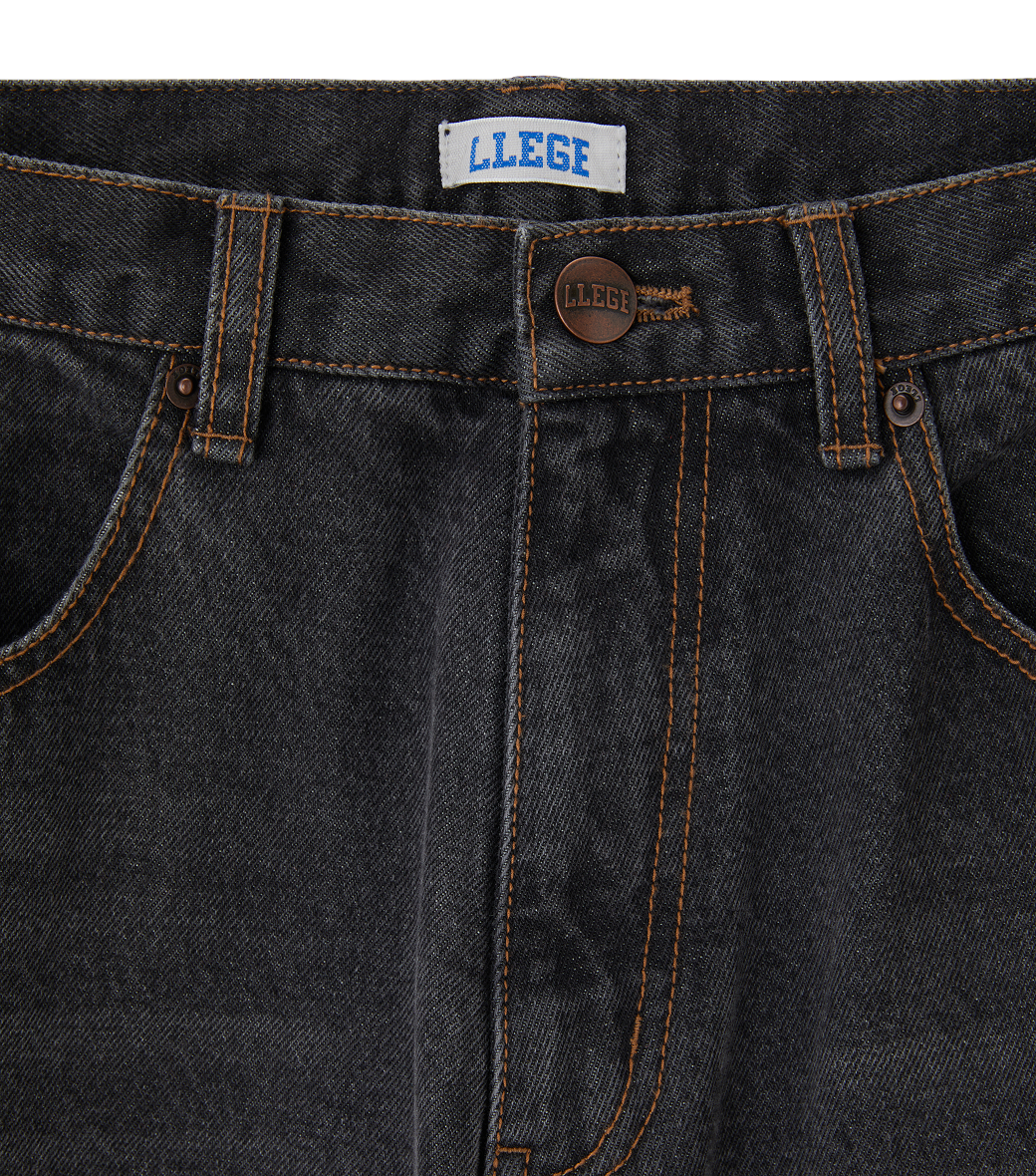 WASHED BLACK TAPERED JEANS