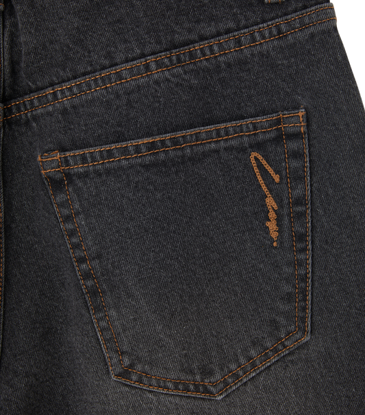 WASHED BLACK TAPERED JEANS