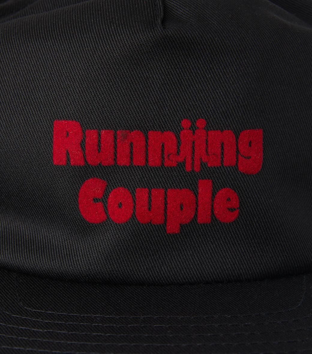 RUNNING COUPLE WIRED CAP